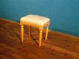 3482+ Sgabello stile ’800 imbottito in bianco c/ molle acc.